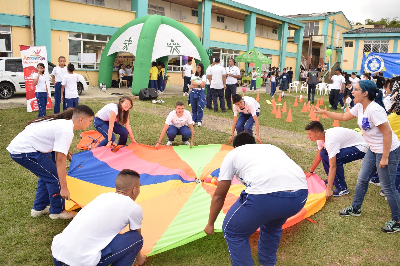 con actividades ludicas recreativas se inicio el festival amable 